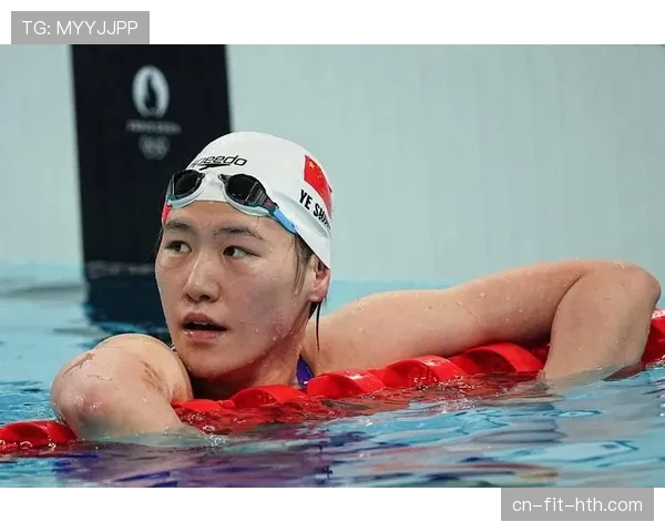 叶诗文训练完顺手买包，价格够我交十年房租
