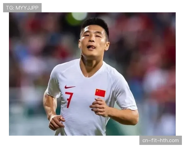 如果把武磊放进娱乐圈，红毯光鲜背后却是拎着保温杯去小吃摊排队那种