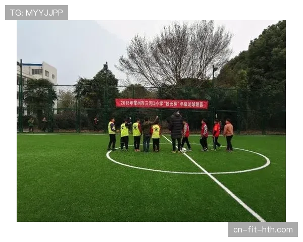 足球规则中合法冲撞的判定条件与裁判执法标准解析